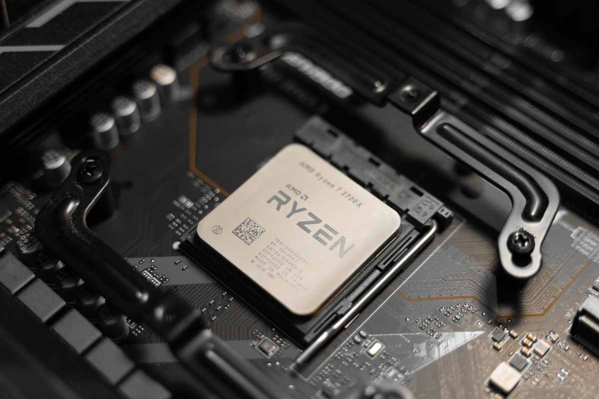 AMD sfida Intel con nuovi processori