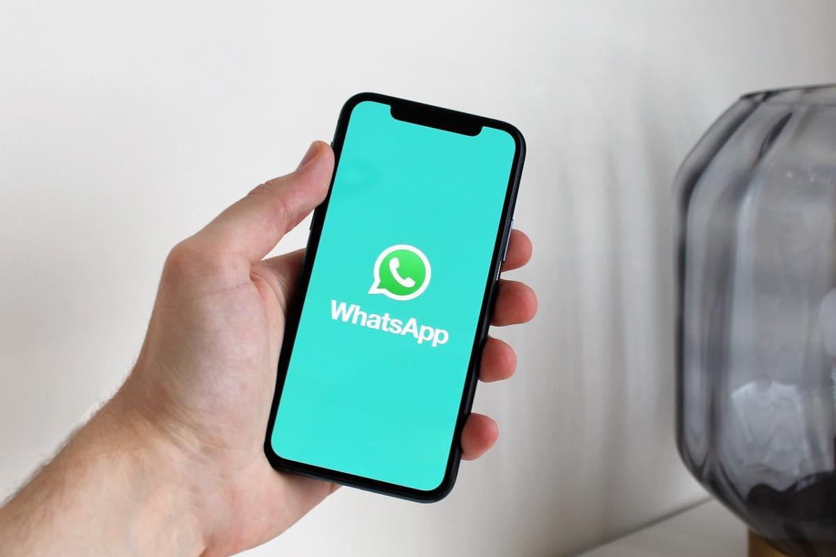 Arrivano i messaggi vocali che si distruggono su WhatsApp