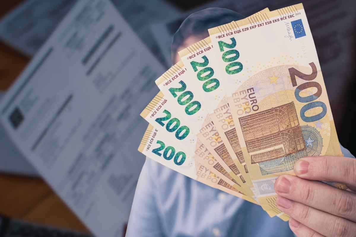 Bonus di 1000 euro in busta paga: chi lo riceve